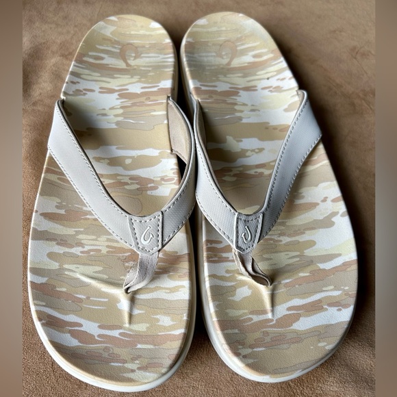 OluKai Shoes - Olukai flip flops